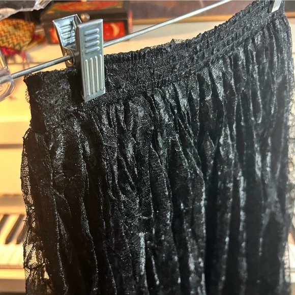 Principles Vintage Black Sheer Floral Lace Pleated Layered Skirt Made in Canada - Picture 5 of 14